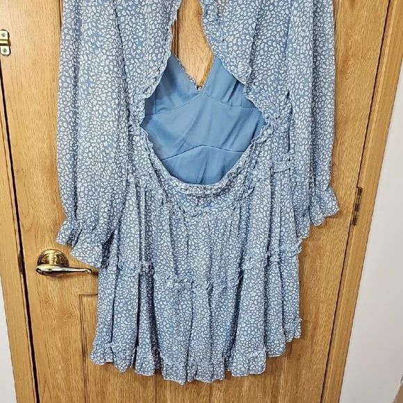 Chic Long Sleeve Blue Floral Dress - Picture 10 of 10